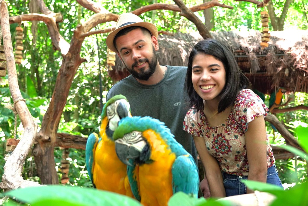 Casal no Encontro com as Araras