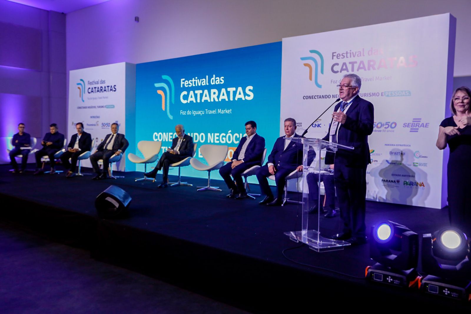 Retomada do turismo dá o tom na abertura do 17º Festival das Cataratas